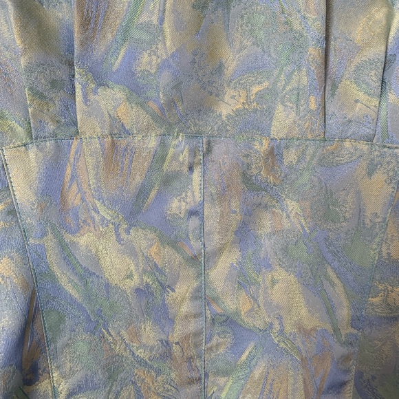 Gorgeous skirt suit. Jacket M skirt L - Picture 8 of 12